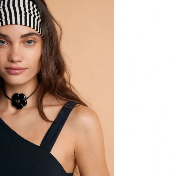 Free People Black Glass Flower Choker 🖤 - Picture 12 of 12